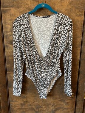 Nasty Gal Beige and Black Leopard Print Long Sleeve Bodysuit 4